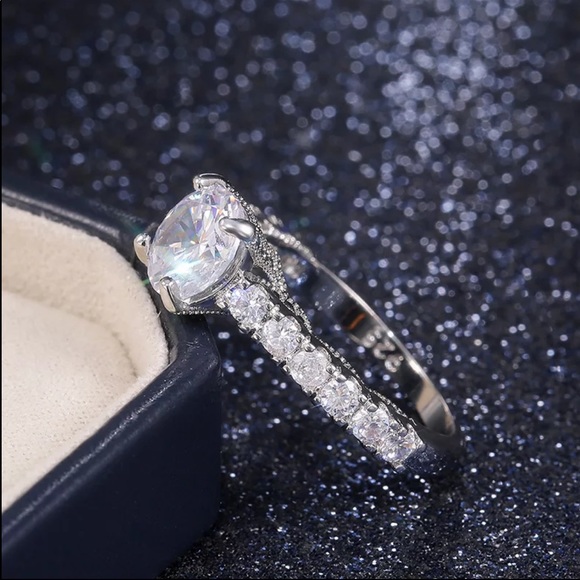 New Women’s 925 Silver Diamond Engagement Ring - Picture 4 of 6